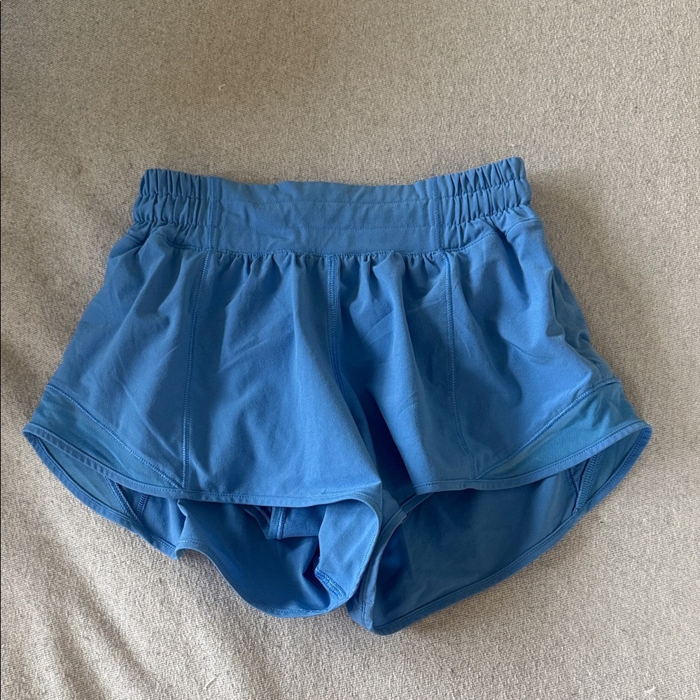 Lululemon blue Nile Hotty hot 2.5 shorts